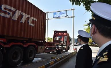 多項(xiàng)改革落地見(jiàn)效，園區(qū)海關(guān)全力服務(wù)園區(qū)高水平開(kāi)放創(chuàng)新